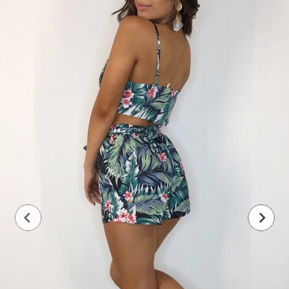 Short Set - Picture 2 of 2